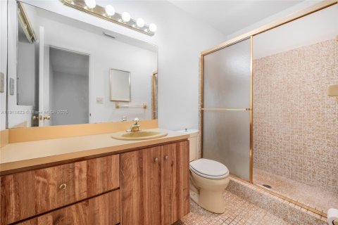 Casa en venta en Miami, Florida, 3 dormitorios, 164.25 m2 № 1968690 - foto 10