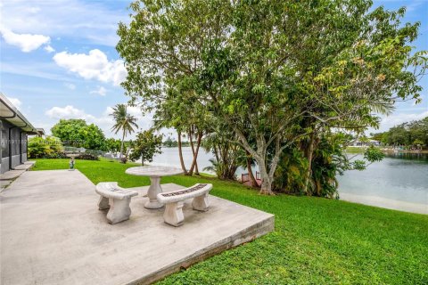 Casa en venta en Miami, Florida, 3 dormitorios, 164.25 m2 № 1968690 - foto 17