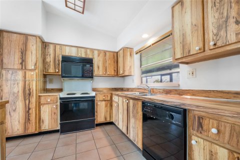 Casa en venta en Miami, Florida, 3 dormitorios, 164.25 m2 № 1968690 - foto 8