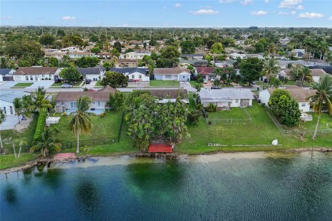 Casa en venta en Miami, Florida, 3 dormitorios, 164.25 m2 № 1968690 - foto 21