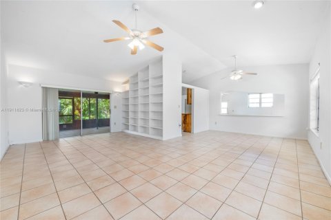 Casa en venta en Miami, Florida, 3 dormitorios, 164.25 m2 № 1968690 - foto 5