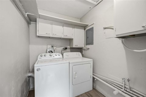 House in Port Charlotte, Florida 2 bedrooms, 88.44 sq.m. № 2212896 - photo 22
