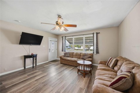 House in Port Charlotte, Florida 2 bedrooms, 88.44 sq.m. № 2212896 - photo 7