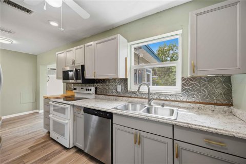 House in Port Charlotte, Florida 2 bedrooms, 88.44 sq.m. № 2212896 - photo 14