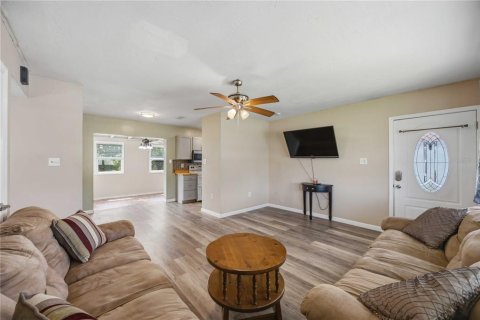 House in Port Charlotte, Florida 2 bedrooms, 88.44 sq.m. № 2212896 - photo 8