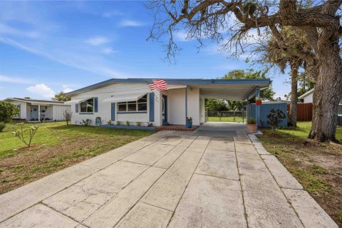 Casa en Port Charlotte, Florida 2 dormitorios, 88.44 m2 № 2212896