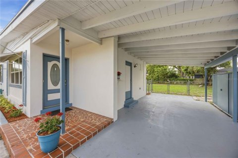 House in Port Charlotte, Florida 2 bedrooms, 88.44 sq.m. № 2212896 - photo 2