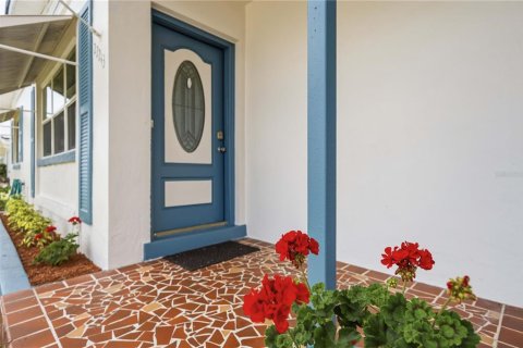 House in Port Charlotte, Florida 2 bedrooms, 88.44 sq.m. № 2212896 - photo 4
