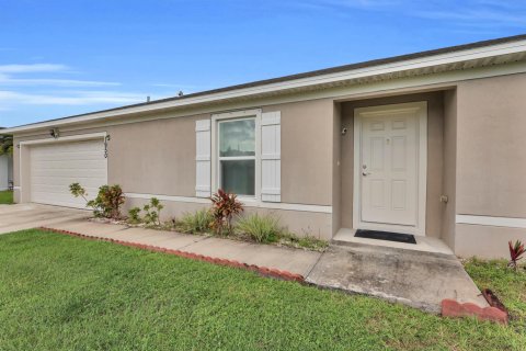 Casa en venta en Port St. Lucie, Florida, 4 dormitorios, 198.25 m2 № 2384557 - foto 2