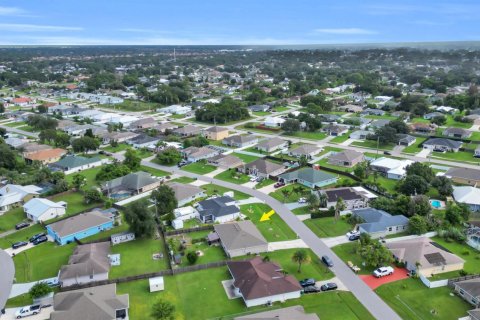 Casa en venta en Port St. Lucie, Florida, 4 dormitorios, 198.25 m2 № 2384557 - foto 22