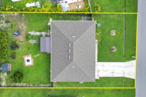 Casa en venta en Port St. Lucie, Florida, 4 dormitorios, 198.25 m2 № 2384557 - foto 17