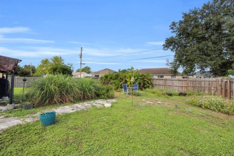 Casa en venta en Port St. Lucie, Florida, 4 dormitorios, 198.25 m2 № 2384557 - foto 29