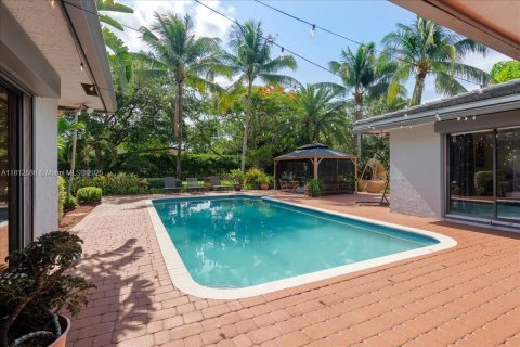 House in Davie, Florida 5 bedrooms, 363.34 sq.m. № 1762913 - photo 27