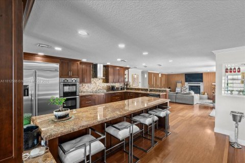 House in Davie, Florida 5 bedrooms, 363.34 sq.m. № 1762913 - photo 6