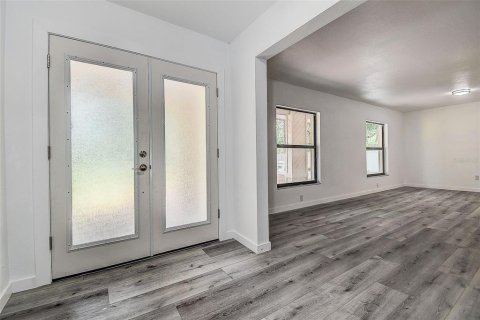 Villa ou maison à vendre à Tampa, Floride: 3 chambres, 178.19 m2 № 2201720 - photo 2