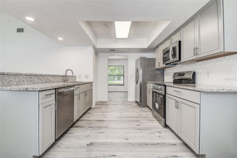 Villa ou maison à vendre à Tampa, Floride: 3 chambres, 178.19 m2 № 2201720 - photo 5