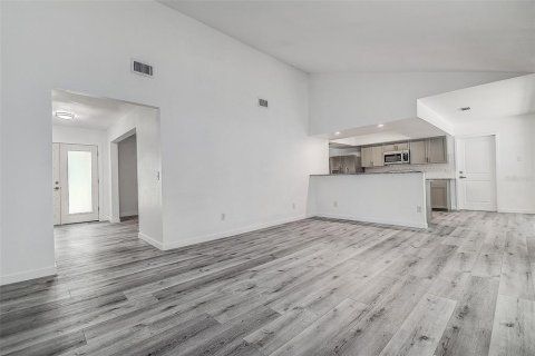 Villa ou maison à vendre à Tampa, Floride: 3 chambres, 178.19 m2 № 2201720 - photo 8