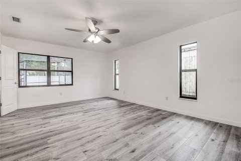 Villa ou maison à vendre à Tampa, Floride: 3 chambres, 178.19 m2 № 2201720 - photo 12