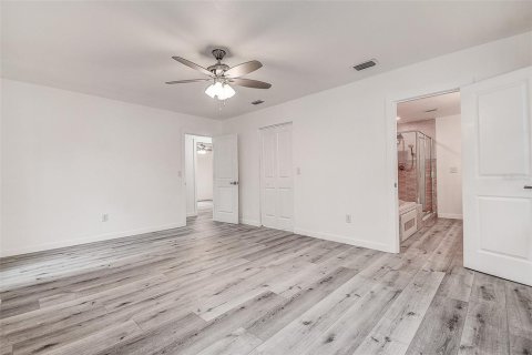 Villa ou maison à vendre à Tampa, Floride: 3 chambres, 178.19 m2 № 2201720 - photo 13