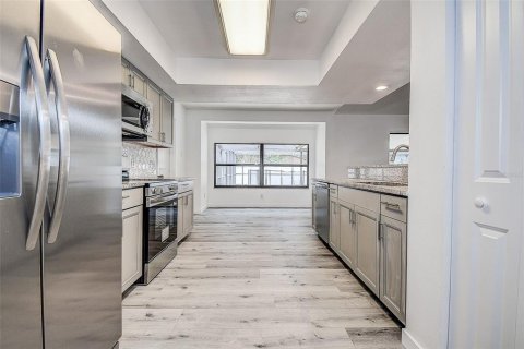 Villa ou maison à vendre à Tampa, Floride: 3 chambres, 178.19 m2 № 2201720 - photo 4