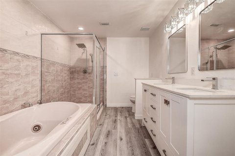 Villa ou maison à vendre à Tampa, Floride: 3 chambres, 178.19 m2 № 2201720 - photo 14