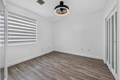 House in Miramar, Florida 4 bedrooms, 232.63 sq.m. № 2191926 - photo 23