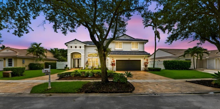 House in Miramar, Florida 4 bedrooms, 232.63 sq.m. № 2191926