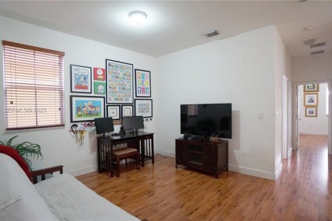 Townhouse in Miami, Florida 3 bedrooms, 176.51 sq.m. № 2041846 - photo 24