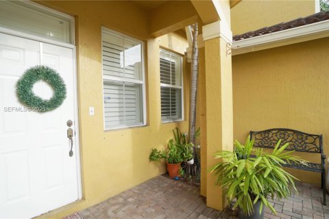 Townhouse in Miami, Florida 3 bedrooms, 176.51 sq.m. № 2041846 - photo 4