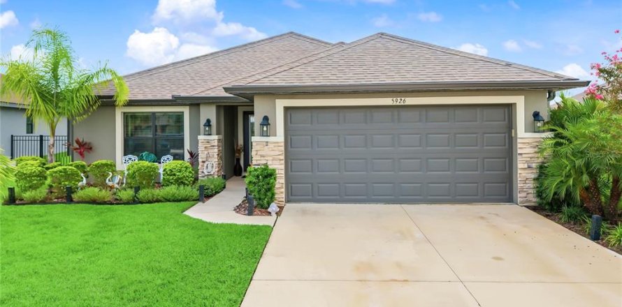 House in Parrish, Florida 3 bedrooms, 183.02 sq.m. № 2339185