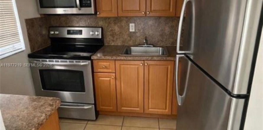 Condo à Hialeah, Floride, 2 chambres  № 2041619