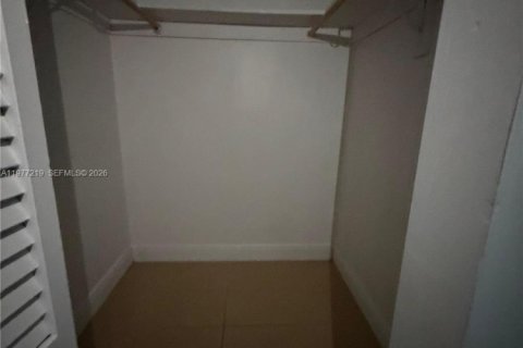 Copropriété à louer à Hialeah, Floride: 2 chambres, 87.14 m2 № 2041619 - photo 10