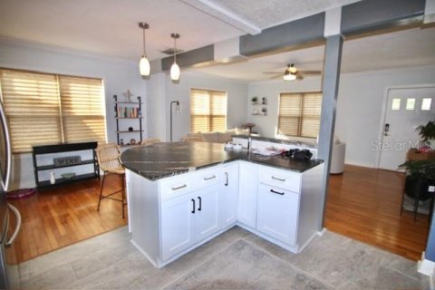 House in Orlando, Florida 2 bedrooms, 134.62 sq.m. № 1810563 - photo 7