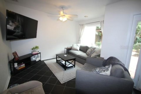 House in Orlando, Florida 2 bedrooms, 134.62 sq.m. № 1810563 - photo 9
