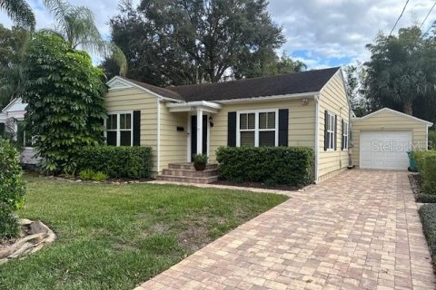 House in Orlando, Florida 2 bedrooms, 134.62 sq.m. № 1810563 - photo 1