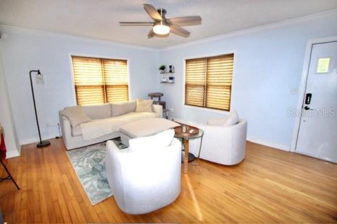 House in Orlando, Florida 2 bedrooms, 134.62 sq.m. № 1810563 - photo 3