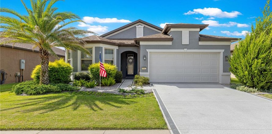 House in Ocala, Florida 2 bedrooms, 176.89 sq.m. № 2348382