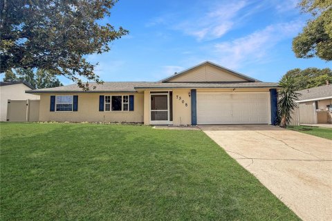 House in Orlando, Florida 4 bedrooms, 187.85 sq.m. № 2350021