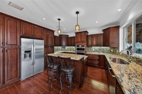 House in Pompano Beach, Florida 4 bedrooms, 183.48 sq.m. № 2030516 - photo 23