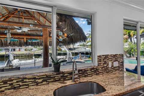 House in Pompano Beach, Florida 4 bedrooms, 183.48 sq.m. № 2030516 - photo 20