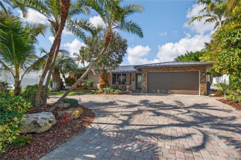 House in Pompano Beach, Florida 4 bedrooms, 183.48 sq.m. № 2030516 - photo 4
