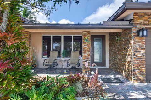 House in Pompano Beach, Florida 4 bedrooms, 183.48 sq.m. № 2030516 - photo 10