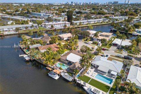 House in Pompano Beach, Florida 4 bedrooms, 183.48 sq.m. № 2030516 - photo 8