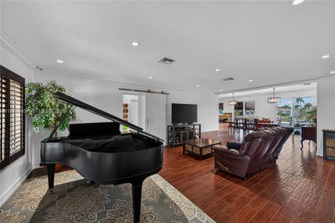 House in Pompano Beach, Florida 4 bedrooms, 183.48 sq.m. № 2030516 - photo 11