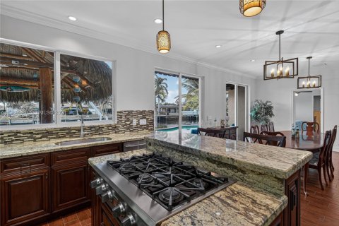 House in Pompano Beach, Florida 4 bedrooms, 183.48 sq.m. № 2030516 - photo 30