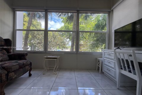 Condo in Lauderhill, Florida, 1 bedroom  № 1951613 - photo 17