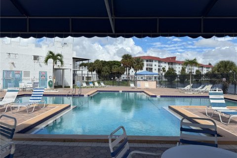 Condo in Lauderhill, Florida, 1 bedroom  № 1951613 - photo 29