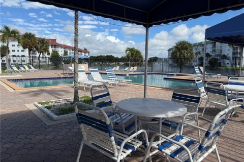 Condo in Lauderhill, Florida, 1 bedroom  № 1951613 - photo 30