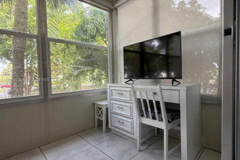 Condo in Lauderhill, Florida, 1 bedroom  № 1951613 - photo 19
