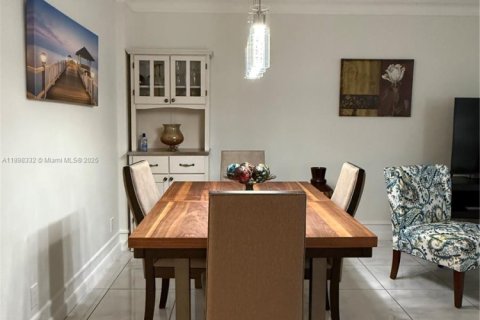 Condo in Lauderhill, Florida, 1 bedroom  № 1951613 - photo 11